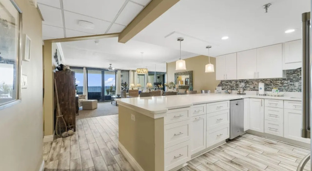 Номер Standard Stunning 2/2 Designer Condo w Coastal Appeal Right on the Gulf!
