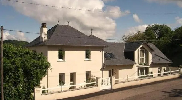 Suite Eugenie Piscine Maison Blanche Tulle, Rezerwuj Bed and Breakfast Tulle Correze