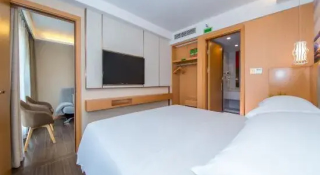 Люкс Deluxe Vienna 3 Best Hotel (Yaxin Hospital Aeon Mall)