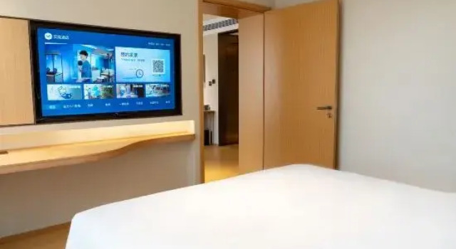 Люкс HanTing Hotel (Chifeng Linxi Zhenxinglou)