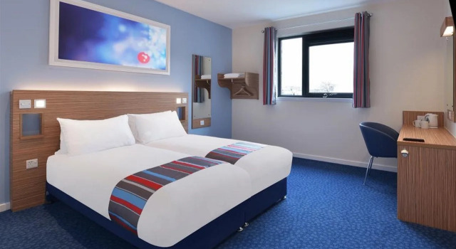 Travelodge Falkirk, Забронировать Отель Отели Центральной Шотландии с парковкой, Парковка