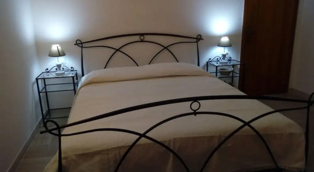 Le Strazzigne, Book Hotel Hoteller i Diso med parkering, Parkering