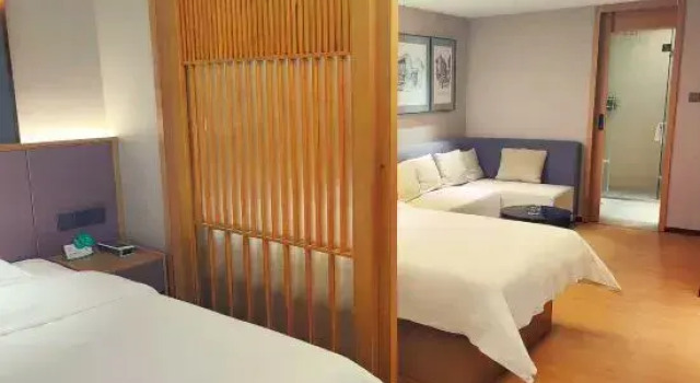 Семейный люкс Minghu Quanying Hotel
