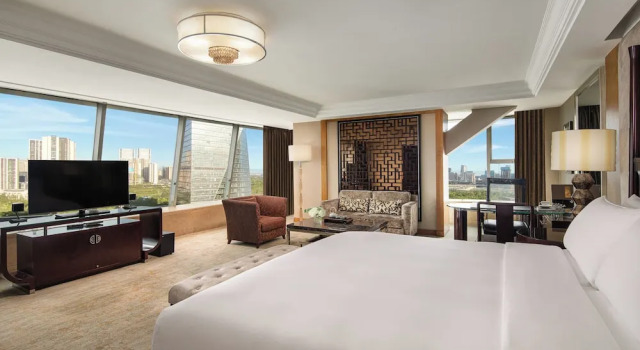 Двухместный клубный полулюкс Dining Area InterContinental Chengdu Century City by IHG