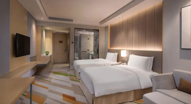 Четырёхместный номер Standard Holiday Inn Wuxi Taihu New City by IHG