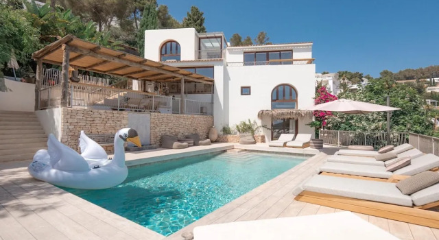 Вилла Can Furnet in Ibiza With 4 Bedrooms and 8 Bathrooms