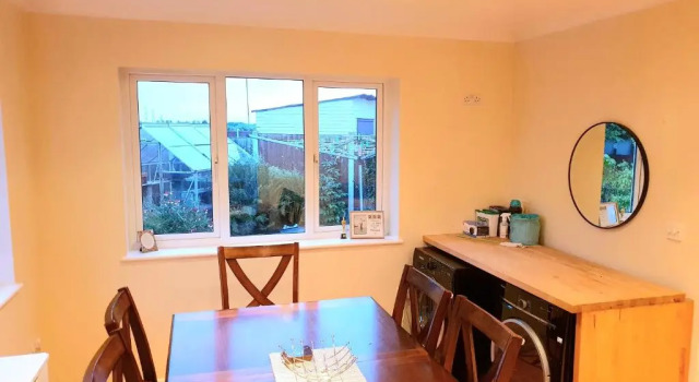Коттедж Specious 3bed property with parking & large garden