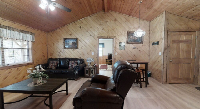 Little Mountain Hideaway 2 Bedroom Cabin by Redawning, Забронировать Дом для отпуска Отели Great Smoky Mountains National Park с парковкой, Парковка