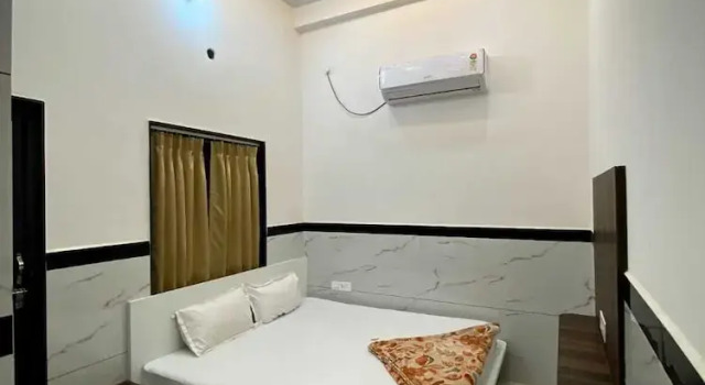 Shree Radhe Radhe Palace, Rezerwuj Hotel Hotele w Sikar z parkingiem, Parking