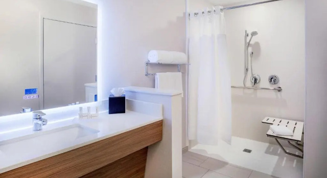 Номер Standard Fairfield Inn & Suites by Marriott McPherson