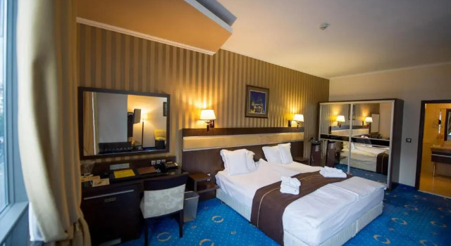 Полулюкс Grand Hotel Hebar