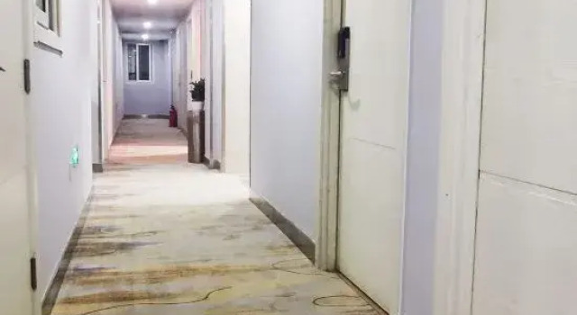 Super 8 Hotel (Liujiayao Metro Station), Забронировать Отель Пекин район Пекина, рядом с Станция метро Songjiazhuang