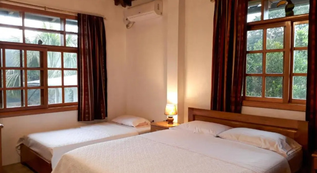 Banana Lodge, Book Hotel Hotels in Amazonas with Parking, Parking