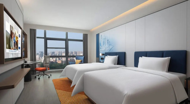 Четырёхместный номер Superior с видом на город Hampton by Hilton Jinjiang Airport