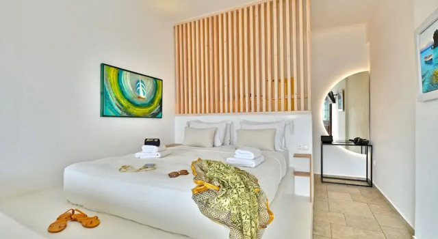 Трёхместный номер Deluxe с балконом Kallichoron Art Boutique Hotel