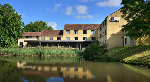 Travelodge Bath Waterside, Забронировать Отель Отели Бата с парковкой, рядом с East Asian Art Museum, Парковка