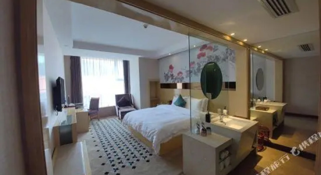 Номер Superior с красивым видом из окна Paco Business Hotel Luo Gang Wan Da Branch