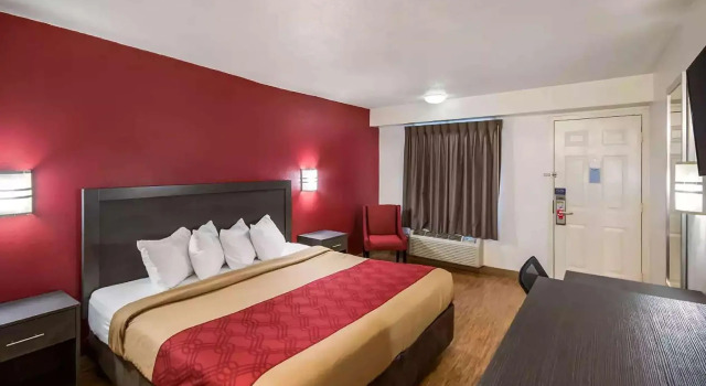 Двухместный номер Standard Super 8 By Wyndham Charleston WV