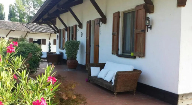 Scuderia 100 pertiche, Book Hotel Villanterio Lombardiet