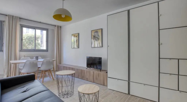 Superb Apartment Near The Bassin De La Villette, Забронировать Апартаменты/квартира Апартаменты Парижа, рядом с Les Orgues de Flandre, Апартаменты/квартира