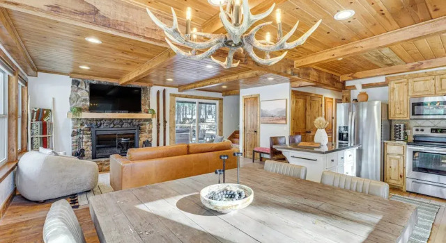 Коттедж Hot Tub + Fireplace: Cozy Angel Fire A-frame Cabin