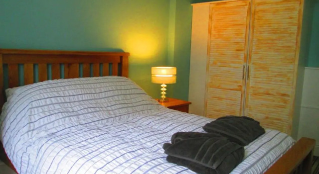 Апартаменты Weston Manor Bed and Breakfast