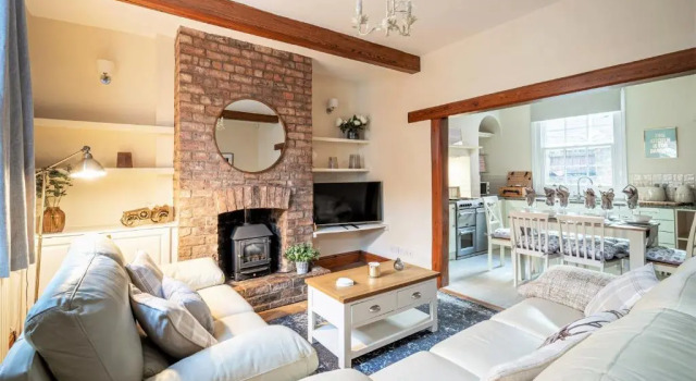 Коттедж The Cottage in Chester, Sleeps 6 with FREE Parking