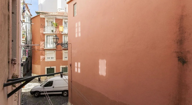 ALTIDO Typical Alfama
