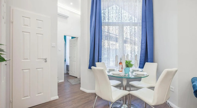 Quiet Downtown Haven  2Br | A/C | Free Parking, Забронировать Апартаменты/квартира Апартаменты Будапешта, рядом с Торговый центр Corvin Plaza, Апартаменты/квартира
