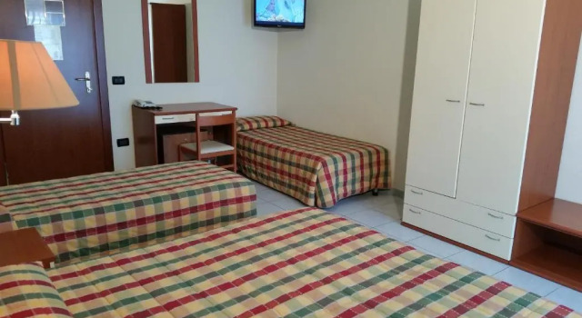 Четырёхместный номер Standard Hotel Leon - Ristorante Al Cavallino Rosso