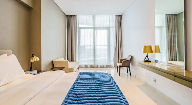 Stunning 2BR with Balcony-Canal View, Забронировать Апартаменты/квартира Отели Эмирата Дубая с бассейном, рядом с Al Wajeha Al Maeyah Marine Transport Station, Бассейн