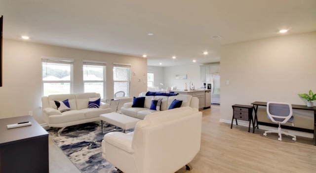 3 Mi to Steve's Marina: Long Beach Home w/ Patio, Забронировать Отель Лонг-Бич Миссисипи - побережье