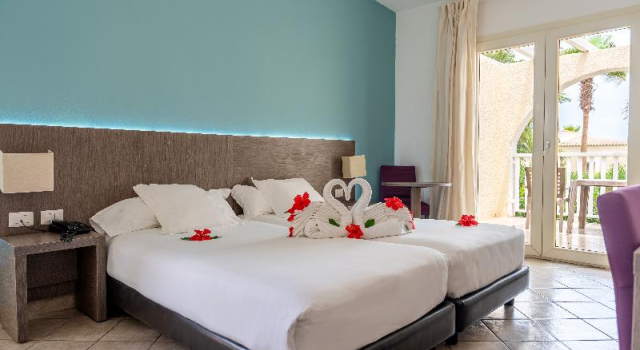 Двухместный номер Standard с балконом VOI Praia de Chaves Resort