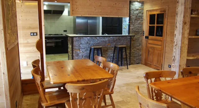 Chalet With 7 Bedrooms in Saint-jean-d'arves, With Wonderful Mountain