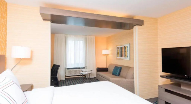 Люкс Fairfield Inn & Suites by Marriott Medina