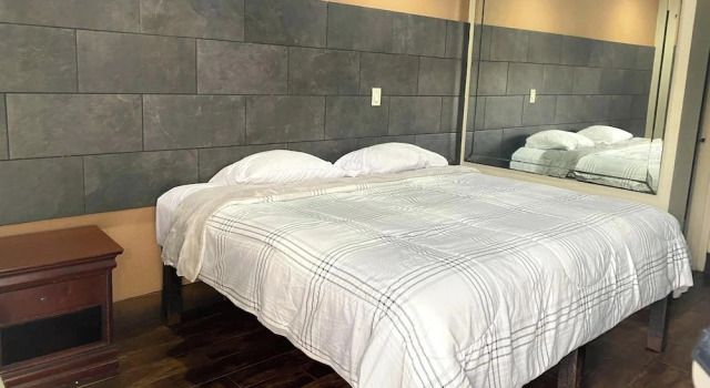 Номер Standard Regency Inn Houston near Hobby Airport