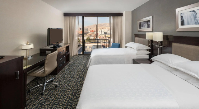 Четырёхместный номер Standard Sheraton Salt Lake City