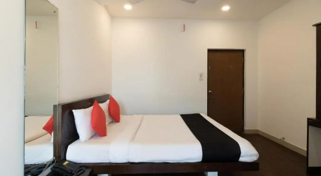 Capital O 70516 Hotel Scarlet, Rezervovat Hotel Hotely v Bangalore s parkováním, Parkování