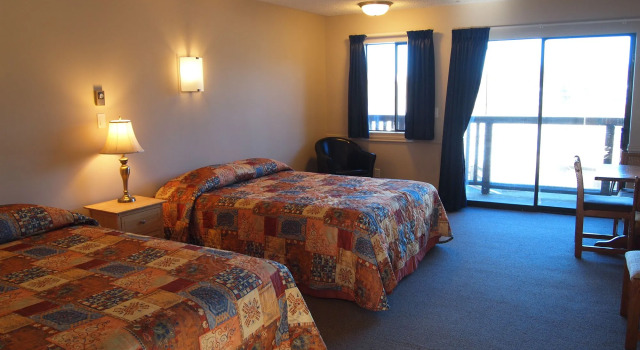 West Coast Motel on the Harbour, Rezerwuj Motel Hotele w Vancouver island z basenem, Basen