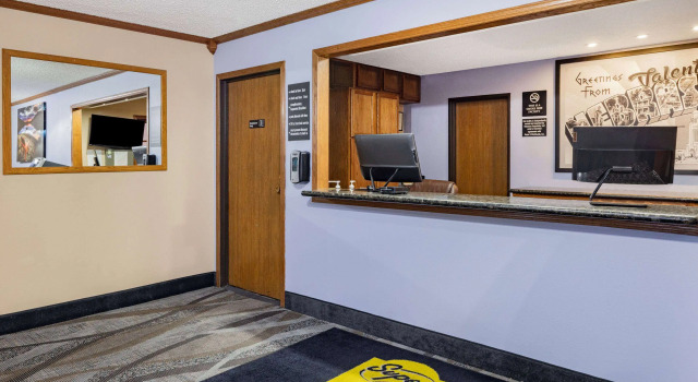 Super 8 by Wyndham Valentine NE, Boek Mini-hotel Valentine Nebraska