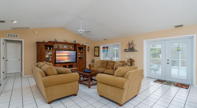 14933 Bonaire Circle - Sunset Special by Coastal Vacation Properties, Забронировать Отель Айона Fort Myers Area
