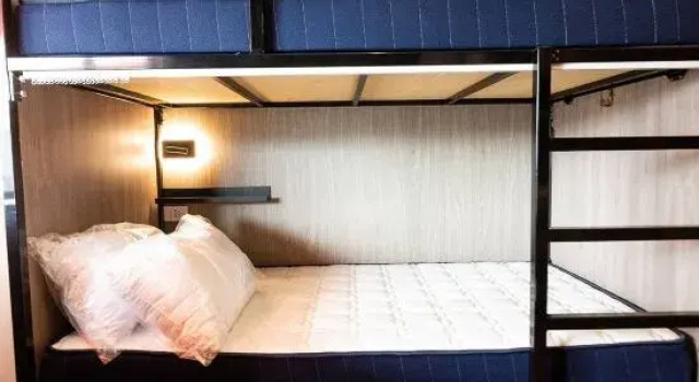Кровать в общем номере (женский номер) Orange Lodge