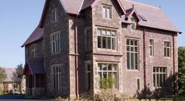 Penrhiw Priory, Забронировать Отель Сент-Дейвидс Пембрукшир, рядом с Oriel y Parc