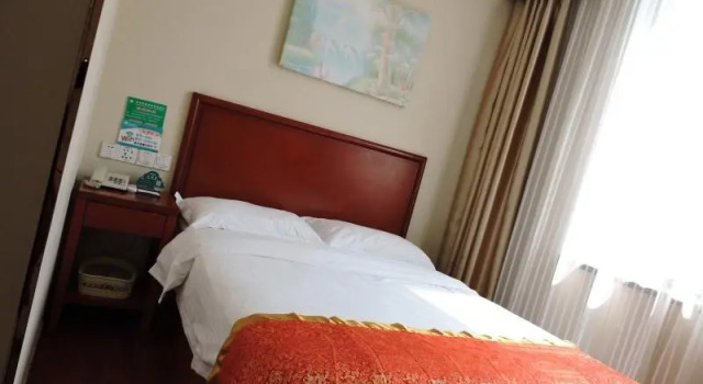 Трёхместный номер Standard GreenTree Inn Linyi Feixian Jianshe Road Express Hotel