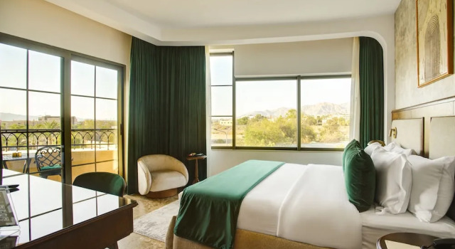 Двухместный номер Standard с видом на город Bratus Hotel