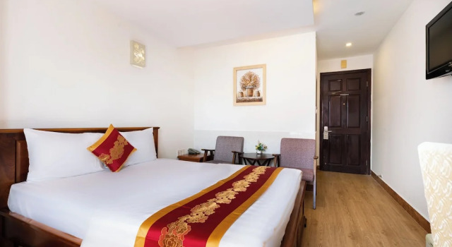 Номер Superior King Hotel Sai Gon Airport 