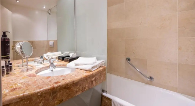Двухместный номер Deluxe Hôtel Paris Neuilly