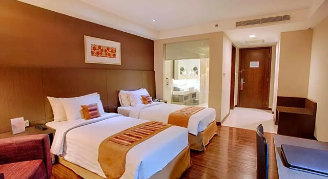 Premier Twin room The Alana Surabaya