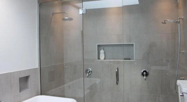 Коттедж с 4 комнатами Beautiful Bungalow CBD
