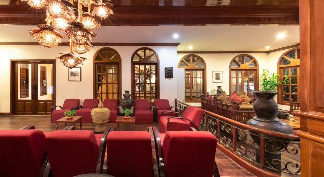 The Suite By Royal Crown Hotel, Забронировать Отель Отели Сиемреап по системе «всё включено», рядом с Psa Krom Market, Всё включено